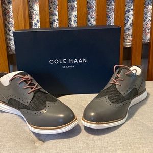 Cole Hahn Original Grand Wingtip, size 8C, color: Dark Gray, pink and black.